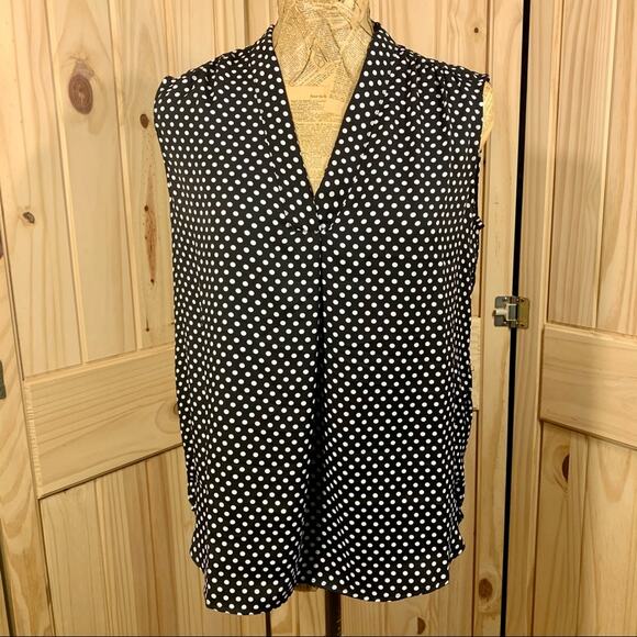 Jones New York Sleeveless Blouse Women Small V-neck Black Polka Dot Silky Tunic - Picture 9 of 10